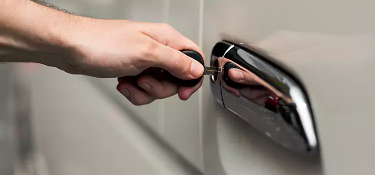 Why Choose Our Auto Locksmith Team in Roseville, MI?